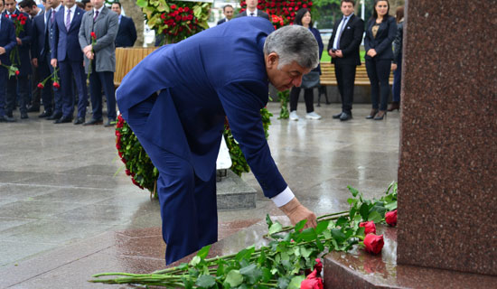 Haydar Aliyev Doğum Gününde Anıldı