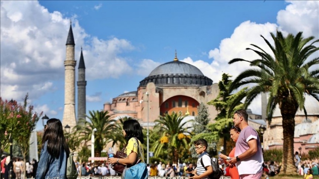 İstanbul'a Gelen Turist Sayısı Arttı