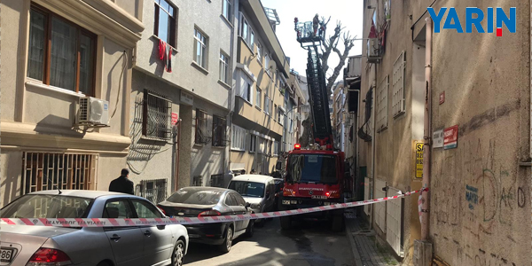 Kadıköy'de İki Katlı Binada Yangın Paniği