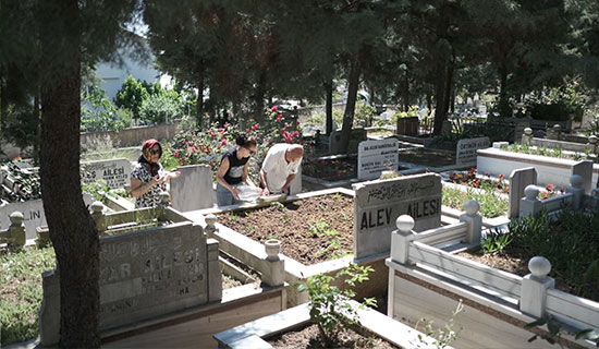 Mezarlık Ziyaretlerine Yoğun İlgi