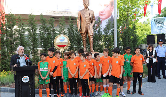 Kurtuluş Savaşı Anısına Atatürk Anıtı