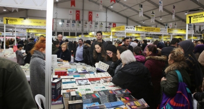 1. Ümraniye Kitap Fuarı 2 Günde 35 Bin Kitapseveri Ağırladı