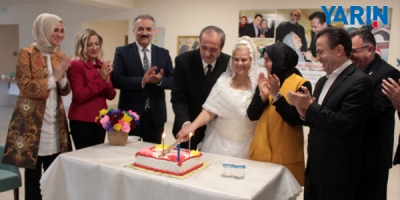 62 Yaşında İlk Kez Gelinlik Giydi 