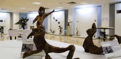 Ağaç kökleri heykele dönüştü