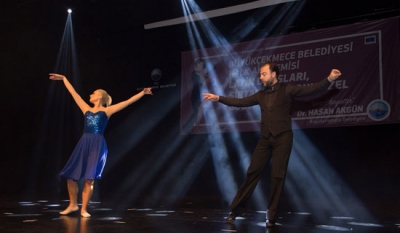 Akademi'den Latin Dansları ve Sirtaki Şovu