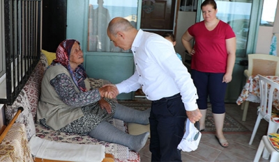 Akgün, Bayramı Vatandaşlarla Geçirdi