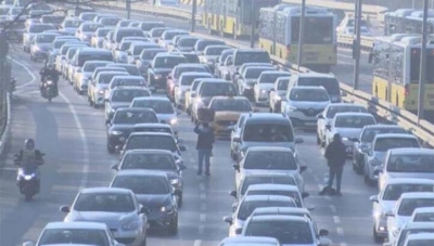 Corona virüs İstanbul'da toplu taşımayı etkiledi