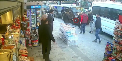 Değnekçi, Esnafı Bıçakla Kovaladı 