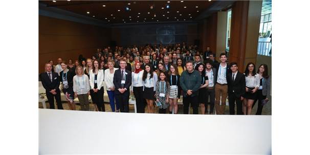 Eğitimciler Cambridge Üniversitesi Konferansı'nda İstanbul'da Bir Araya Geldi