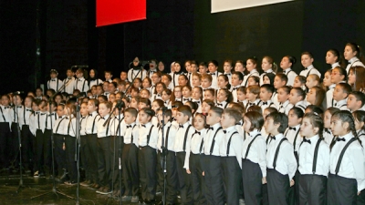 Farklı Ülkelerden Çocuklar Kardeşlik Türküleri Söyledi