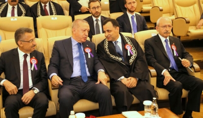 "Hakim Aklını ve Vicdanını Başkasına Emanet Edemez"