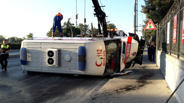 Hasta Almaya Giderken Hastanelik Oldular: 3 Yaralı