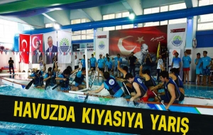 Havuzda Kıyasıya yarış