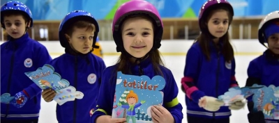 Haydi Çocuklar Buz Pistine