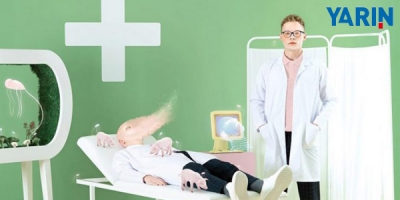 Hem "Botanik Bahçesinde", Hem" Sınırda" 