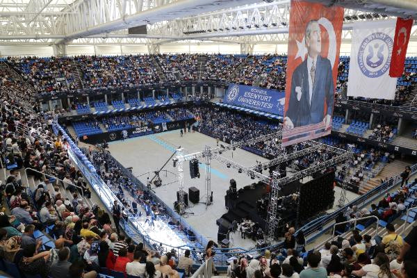 İesu'nun Mezuniyet Heyecanı