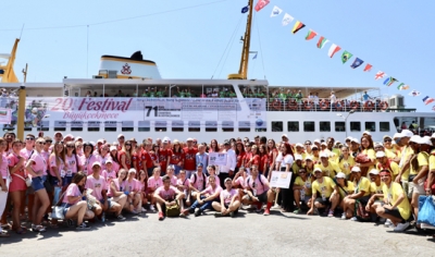 İstanbul Boğazı dünya gençliğini kendisine hayran bıraktı