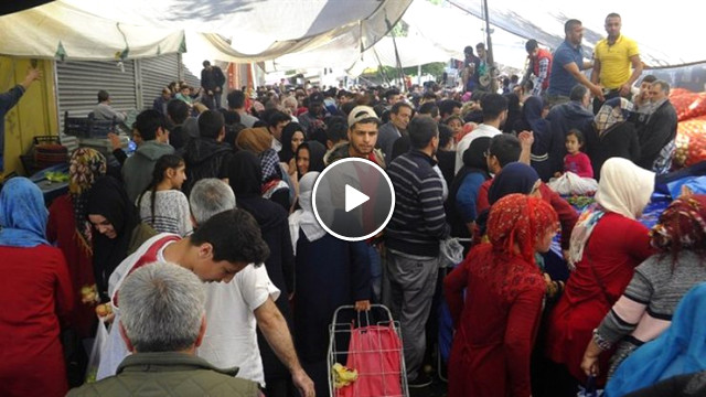 Bedava Dağıttı Bedava sebze meyve dağıttı