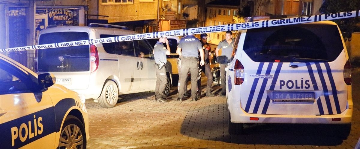 Kağıthane'de polise ateş açıldı