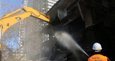 Kartal'da Çevreyi Tehdit Eden Metruk Yapıların Yıkımına Devam Ediliyor