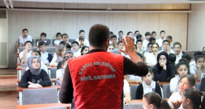 Kartal'da Minikler Deprem Konusunda Bilgilendirildi