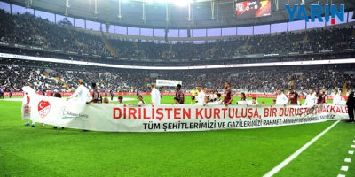 Maç Öncesinde Çanakkale Şehitlerini Andılar