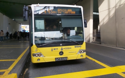 Metrobüs Duraklarında Yeni Düzenleme 