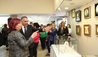 Porselen ve Resim Bir Arada