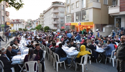 Sevgi Sofraları Vatandaşları Buluşturuyor