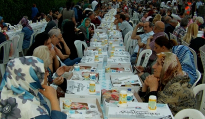 Sevgi Sofralarında Buluştular