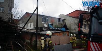 Sultanbeyli'de Binada Yangın Çıktı