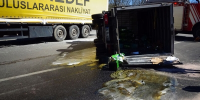 Tır İle Kamyonet Çarpıştı: Üç Yaralı