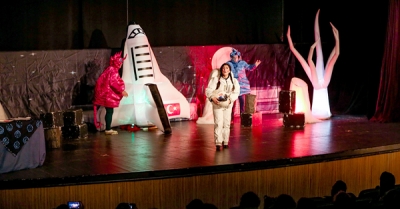 Tiyatroda, uzay yolculuğuna çıktılar