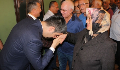 Yüksel, Partililerle Bayramlaştı