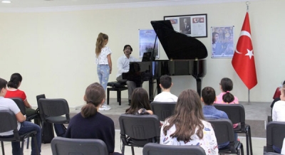 Yüzlerce Çocuğa Ücretsiz Sanat Eğitimi